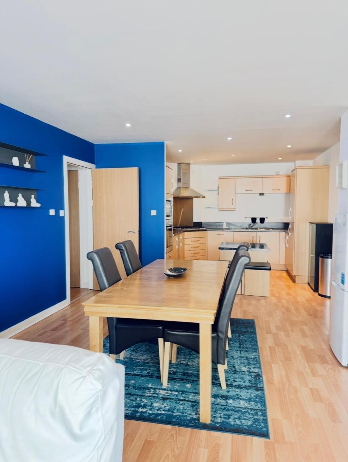 Modern Two Bedroom Apartments EDI Eksteriør billede