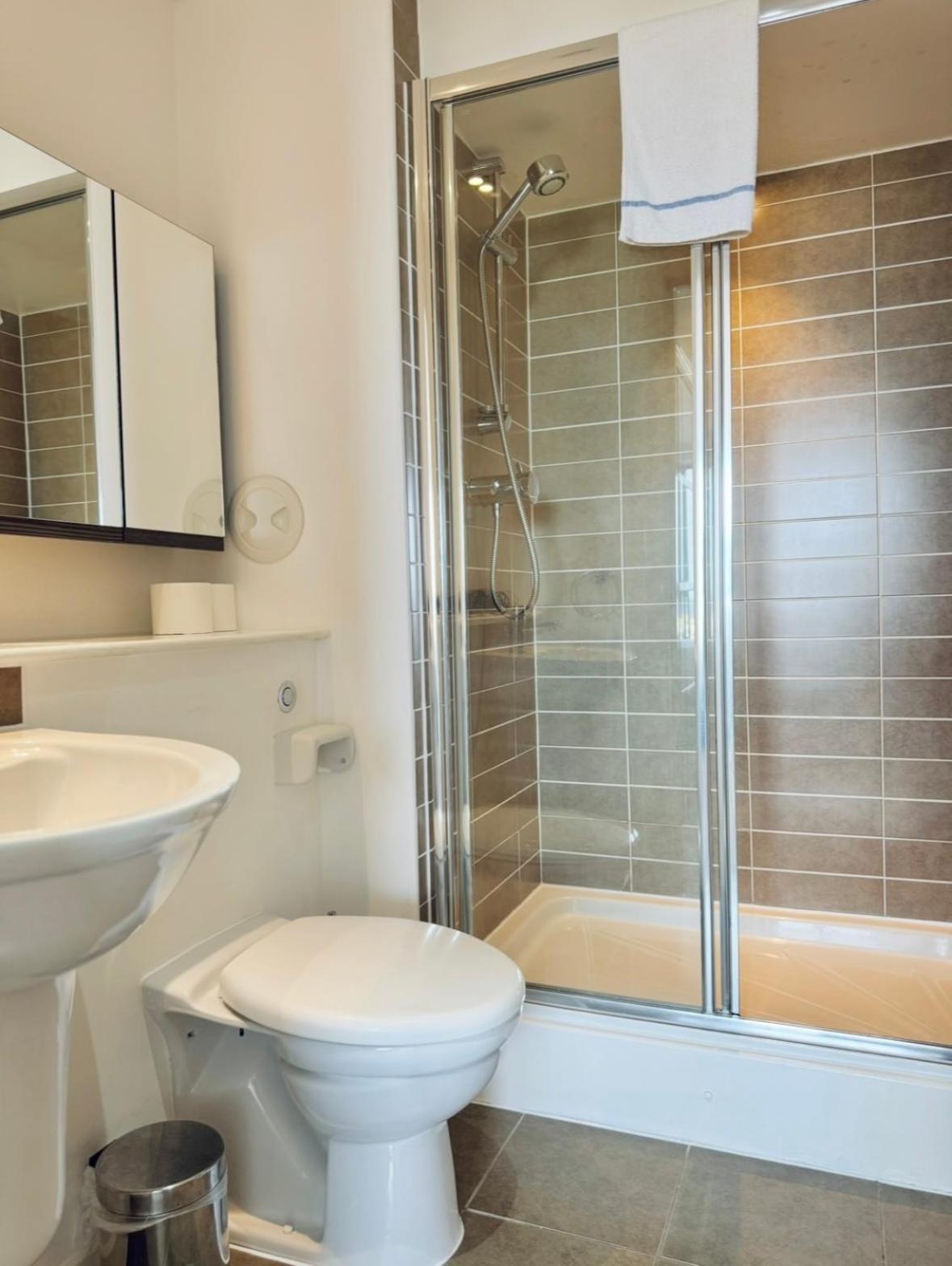 Modern Two Bedroom Apartments EDI Eksteriør billede