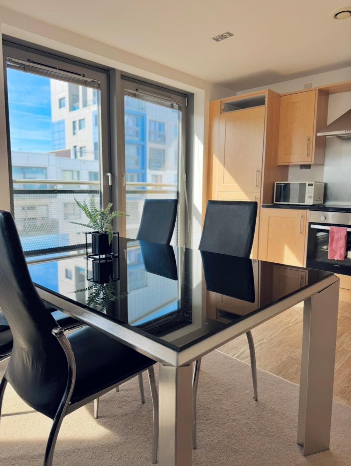 Modern Two Bedroom Apartments EDI Eksteriør billede