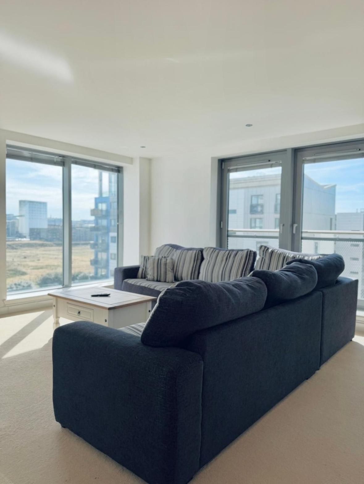 Modern Two Bedroom Apartments EDI Eksteriør billede
