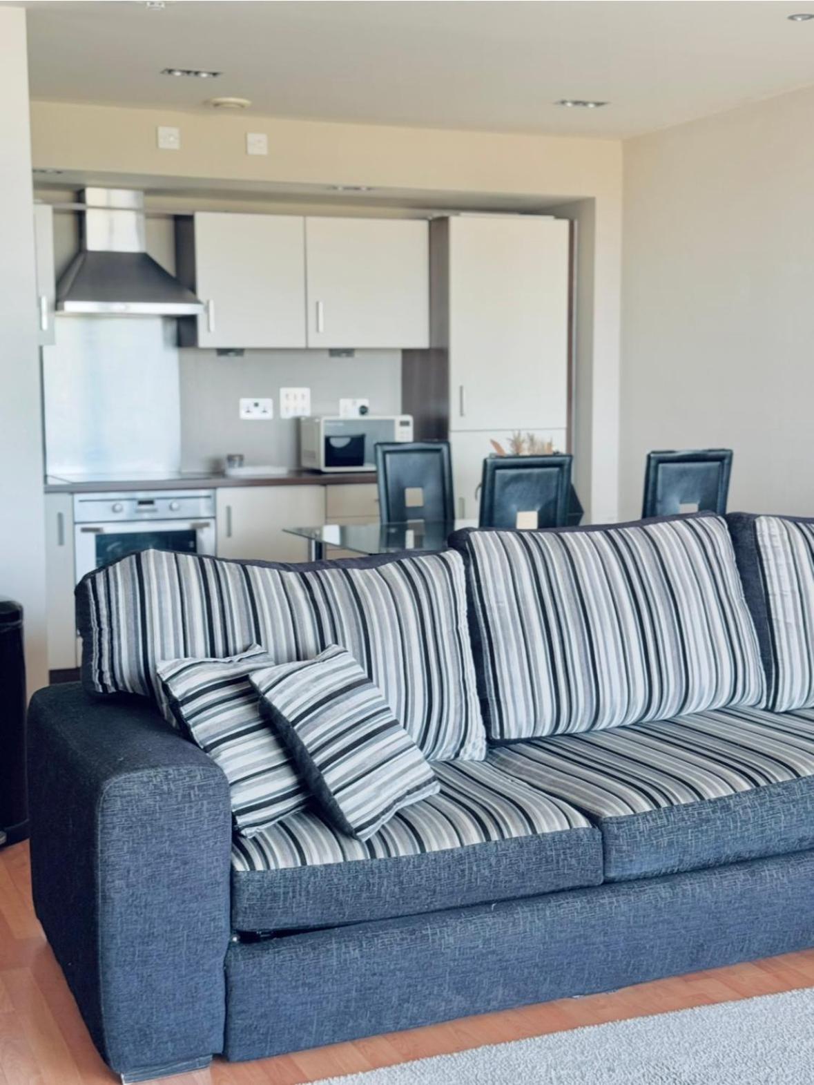 Modern Two Bedroom Apartments EDI Eksteriør billede